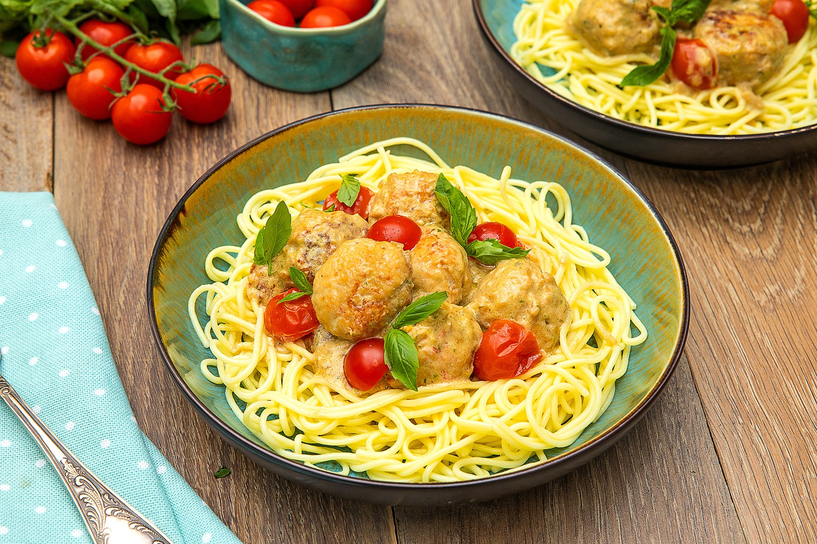 Куриные фрикадельки с сыром, в средиземноморском стиле